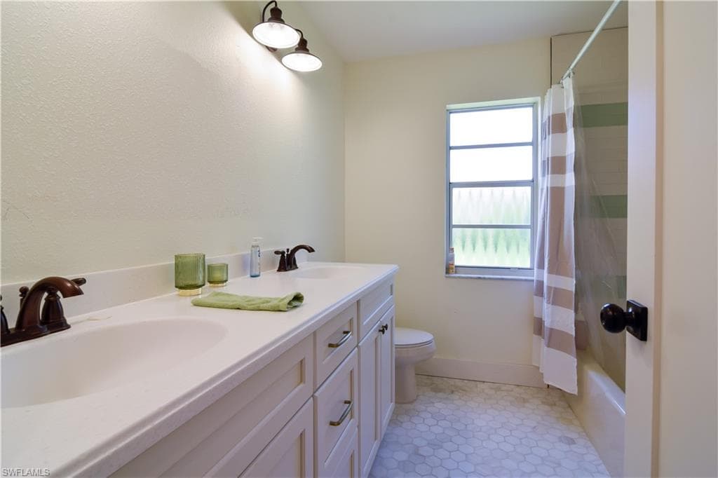 4225 Prestwick CT-22