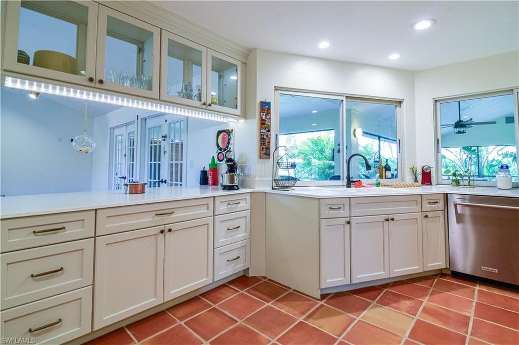 4225 Prestwick CT-3
