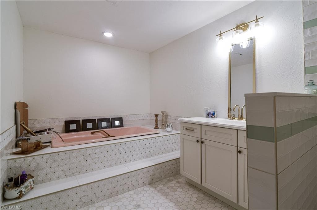 4225 Prestwick CT-36
