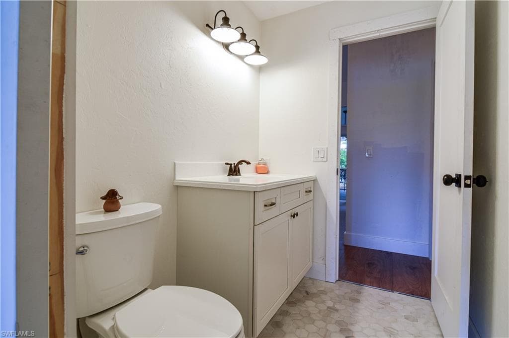 4225 Prestwick CT-38