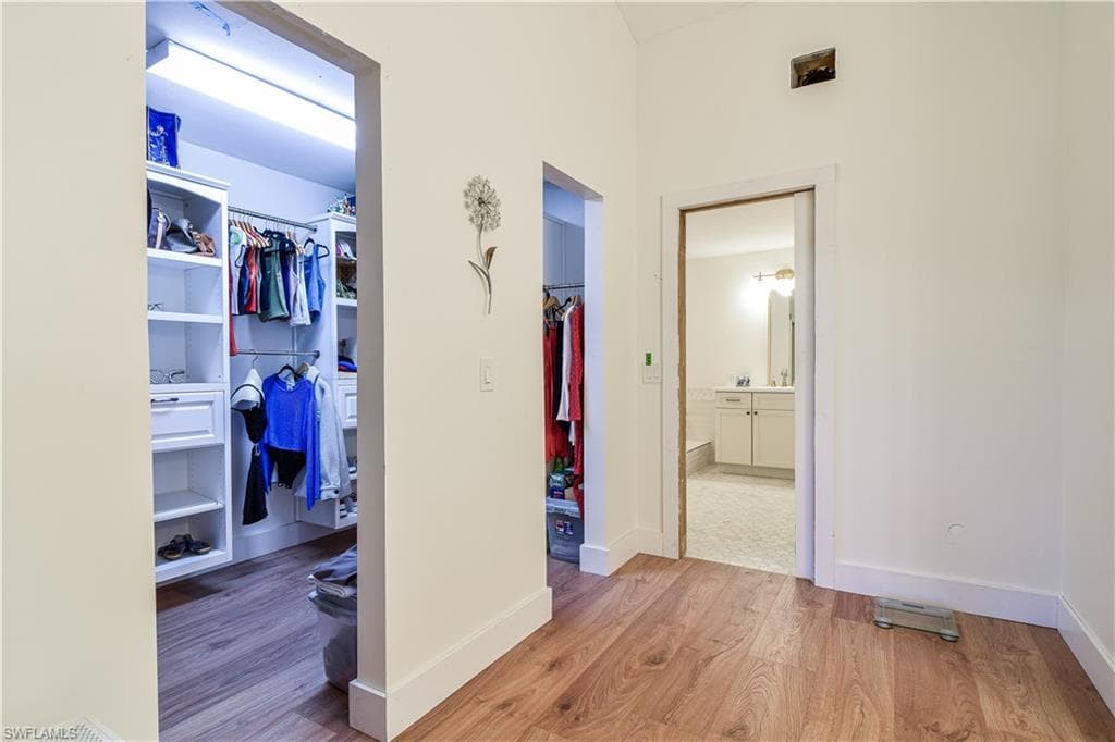 4225 Prestwick CT-33