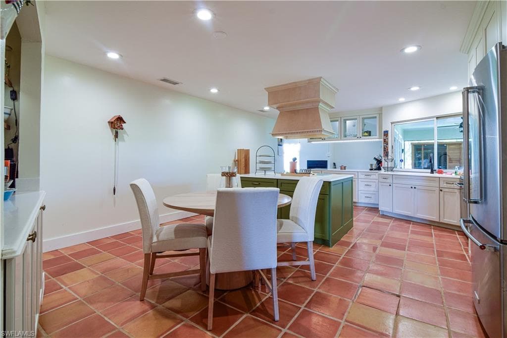 4225 Prestwick CT-18
