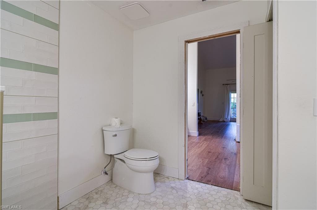 4225 Prestwick CT-37