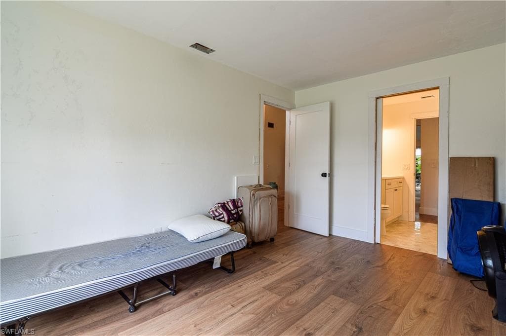 4225 Prestwick CT-40
