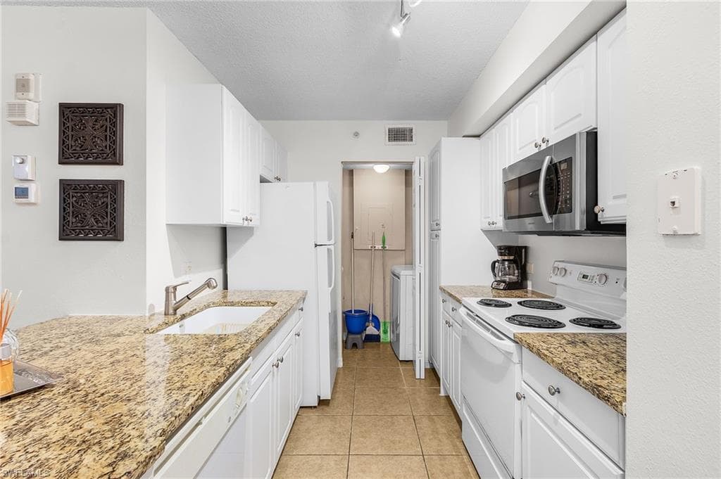 8920 Colonnades CT E 524-9