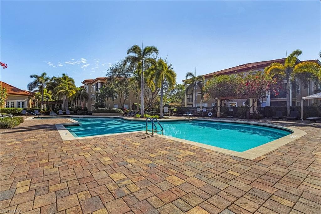 8920 Colonnades CT E 524-24