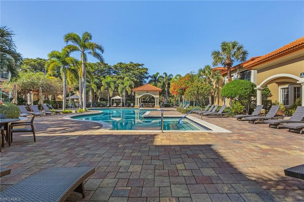 8920 Colonnades CT E 524-18