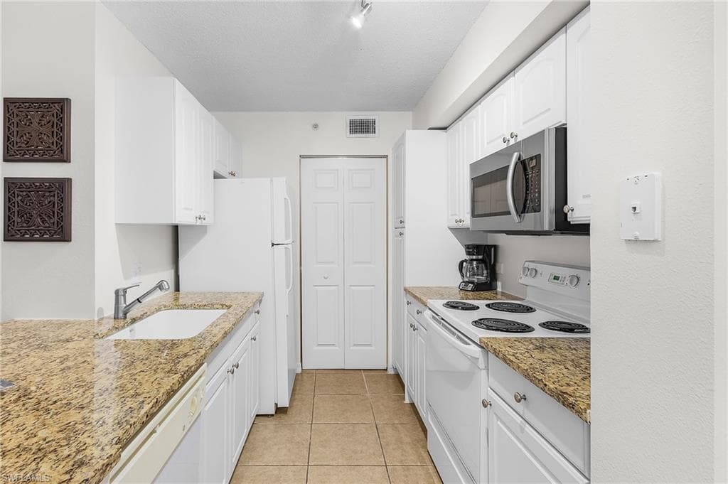 8920 Colonnades CT E 524-8