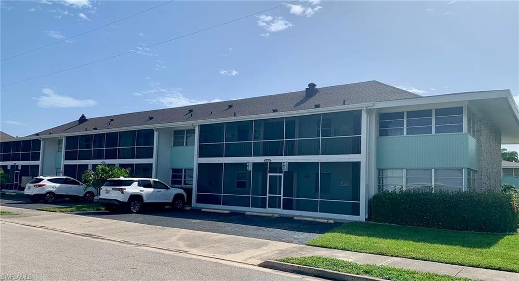 4202 SE 4th PL 10-2