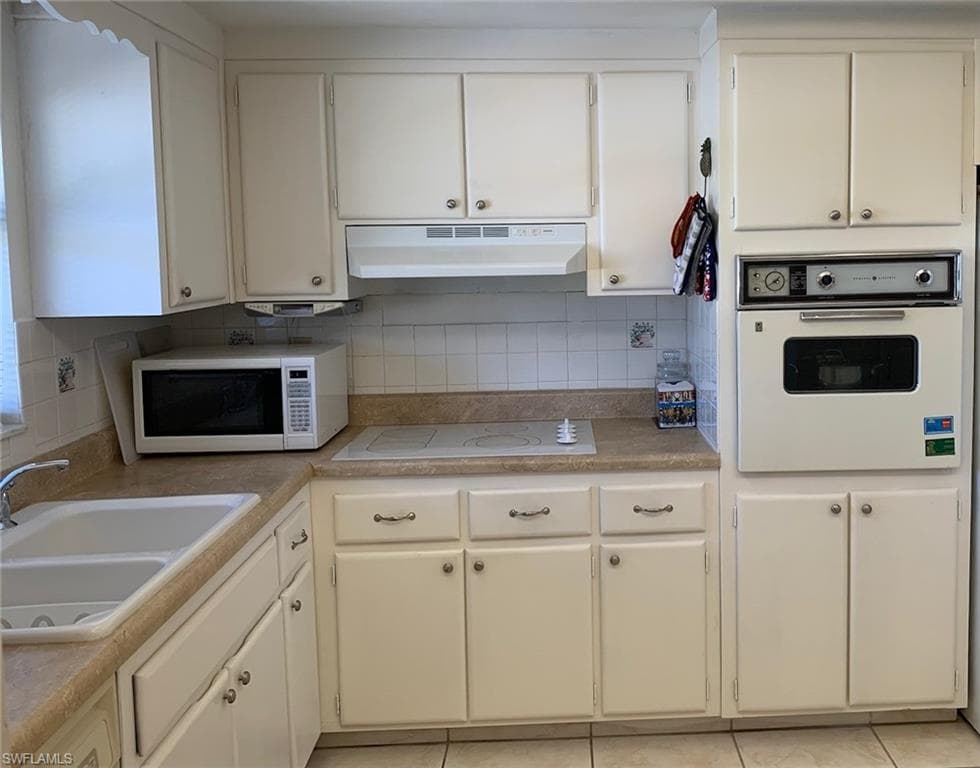 4202 SE 4th PL 10-10