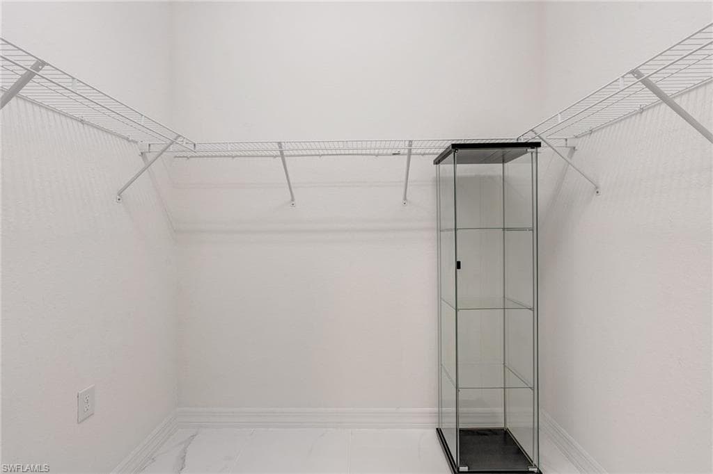 11604 Meadowrun CIR-32