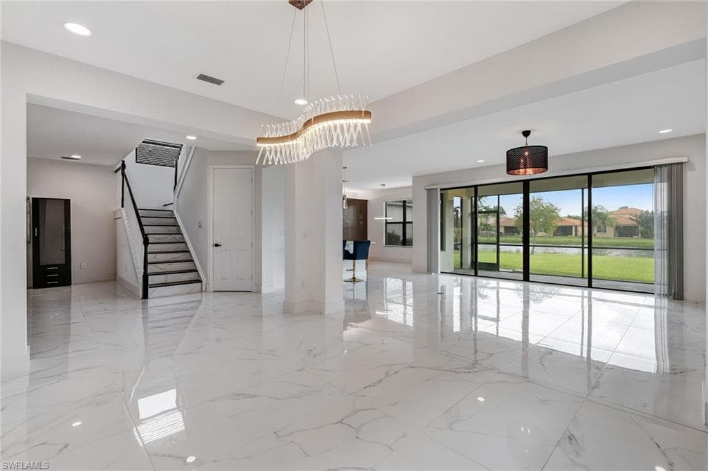 11604 Meadowrun CIR-9