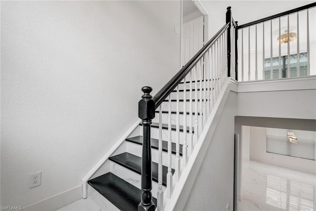11604 Meadowrun CIR-18