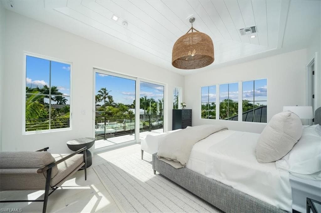 1645 Bonita CT-26
