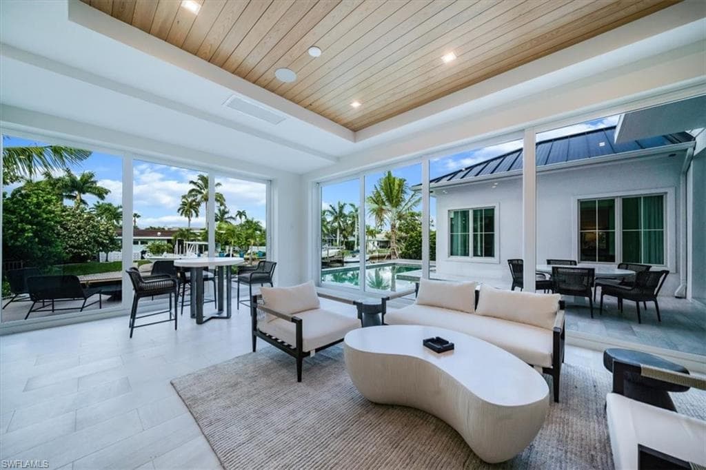1645 Bonita CT-36