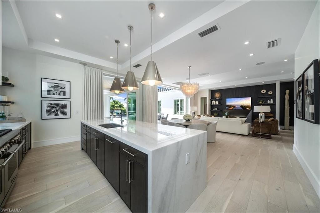 1645 Bonita CT-9