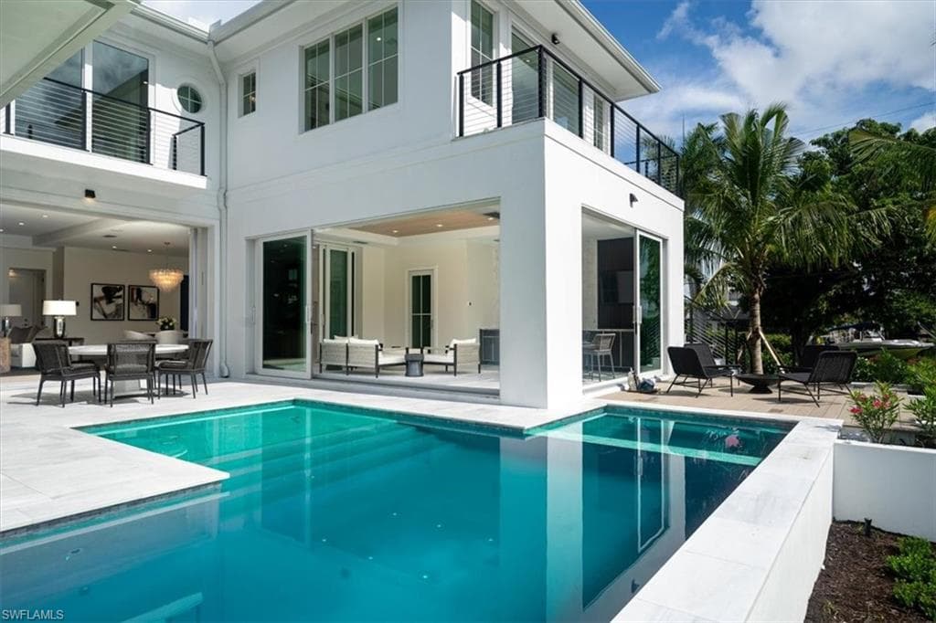 1645 Bonita CT-33