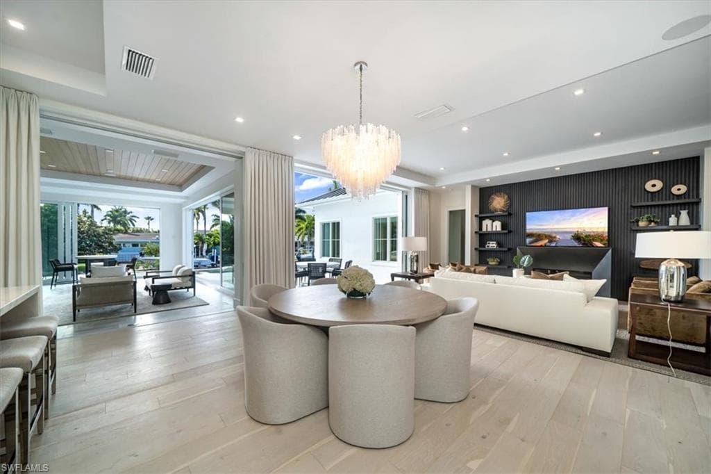 1645 Bonita CT-4