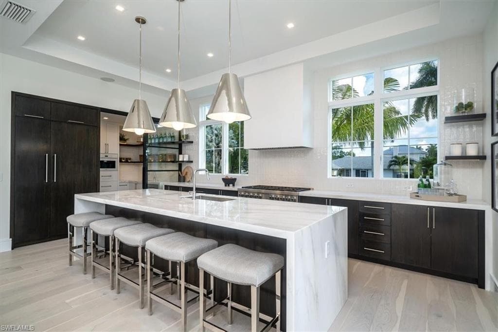 1645 Bonita CT-8