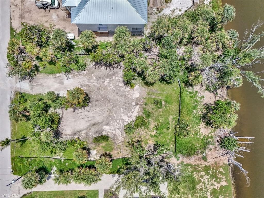 231 Palm Lake DR-16