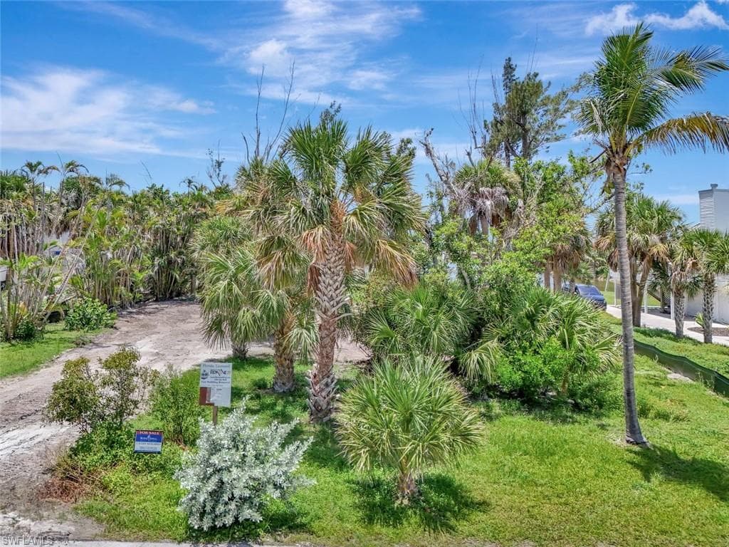 231 Palm Lake DR-9