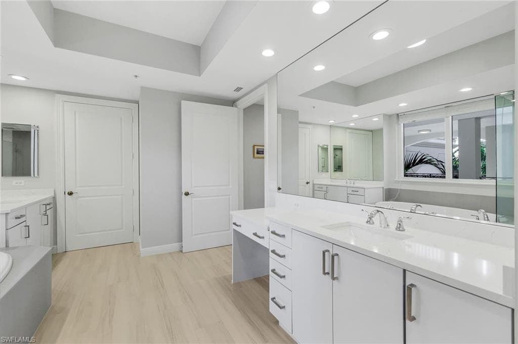 24011 Via Castella DR 2102-17