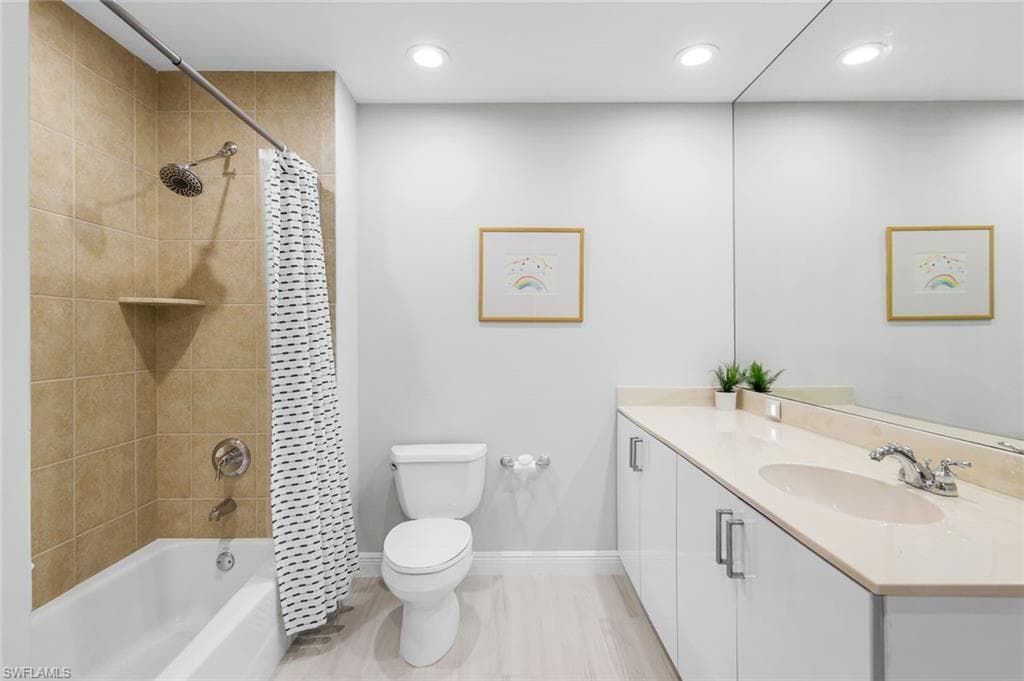 24011 Via Castella DR 2102-21