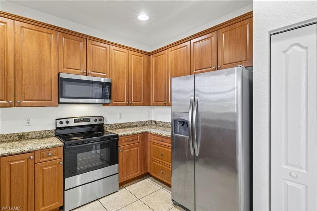 7029 Ambrosia LN 606-6