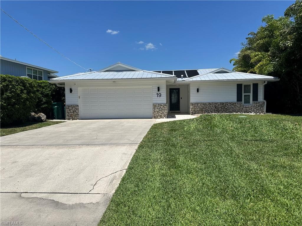 19 Pelican ST E-2