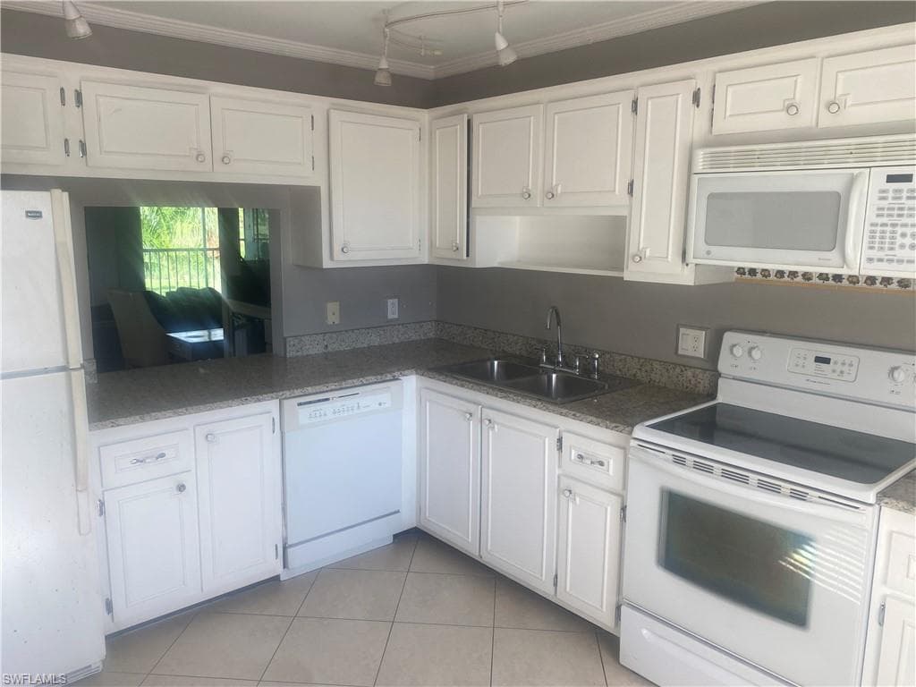 123 Palm DR 2862-6