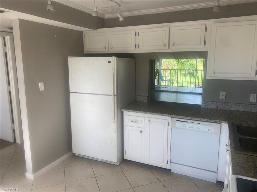 123 Palm DR 2862-7