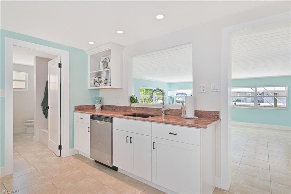2500 Harbor View DR-23