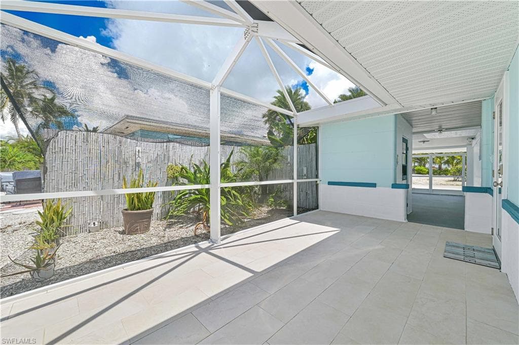 2500 Harbor View DR-12