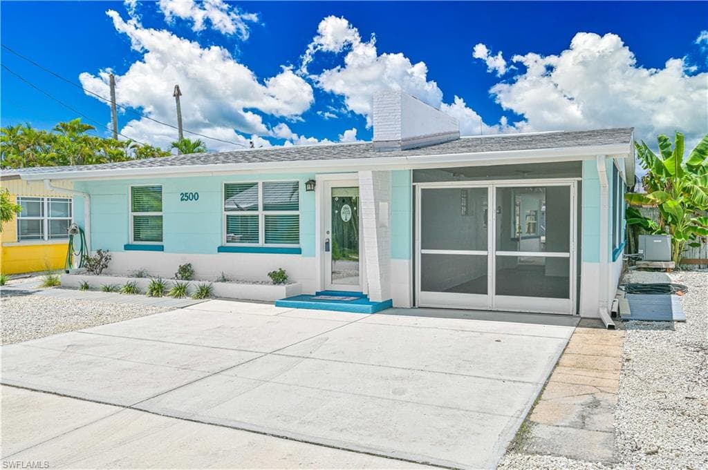 2500 Harbor View DR-5