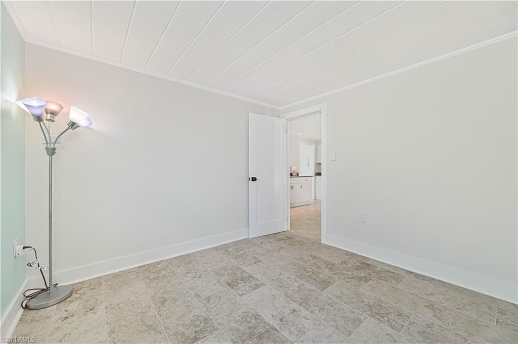 2500 Harbor View DR-37