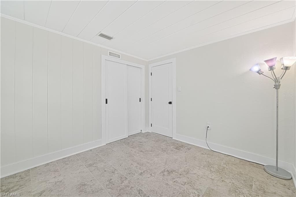 2500 Harbor View DR-31