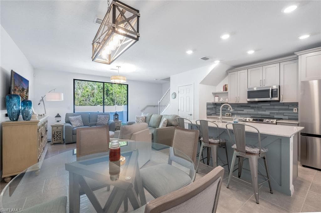 14195 Oviedo PL-6