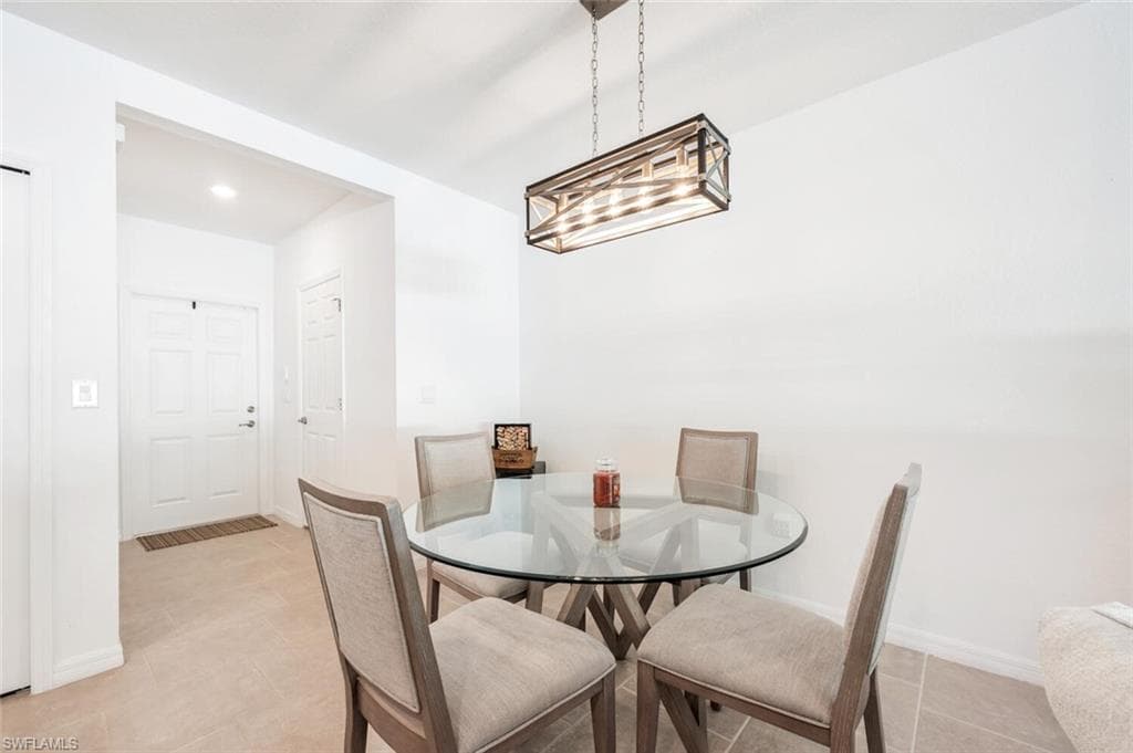 14195 Oviedo PL-12
