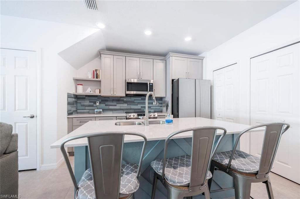 14195 Oviedo PL-3
