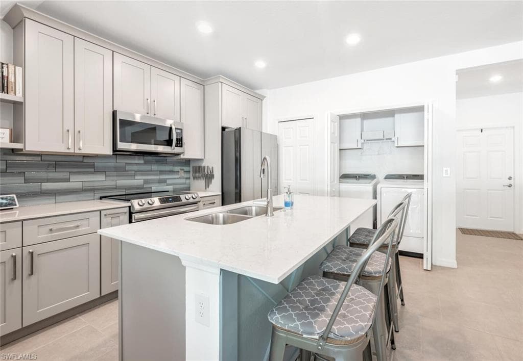 14195 Oviedo PL-9