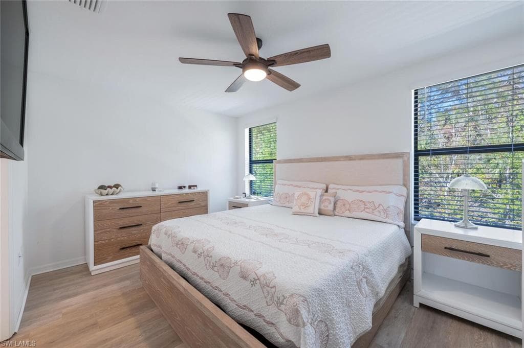 14195 Oviedo PL-19