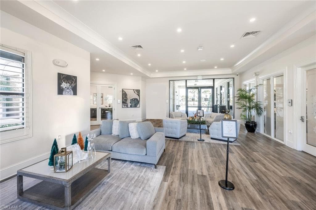 14195 Oviedo PL-31