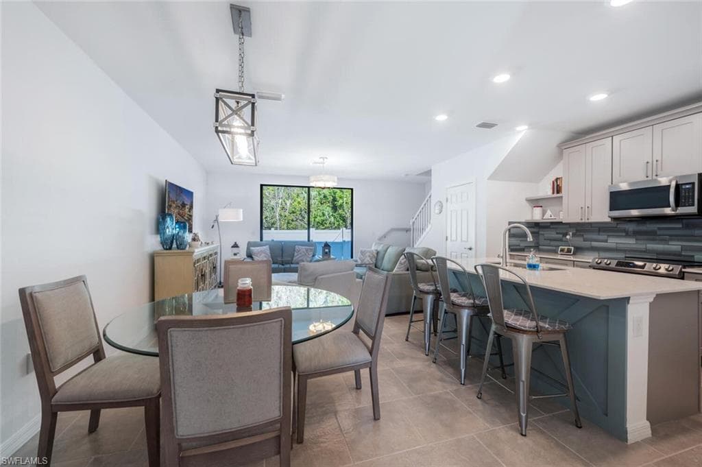 14195 Oviedo PL-4