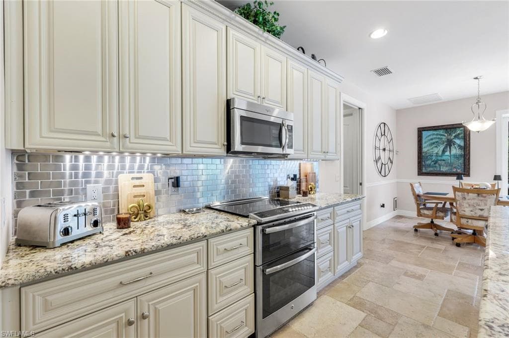 15362 Old Pine CT-7