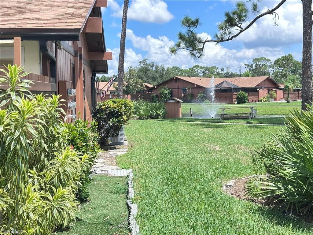 5597 Foxlake DR-6