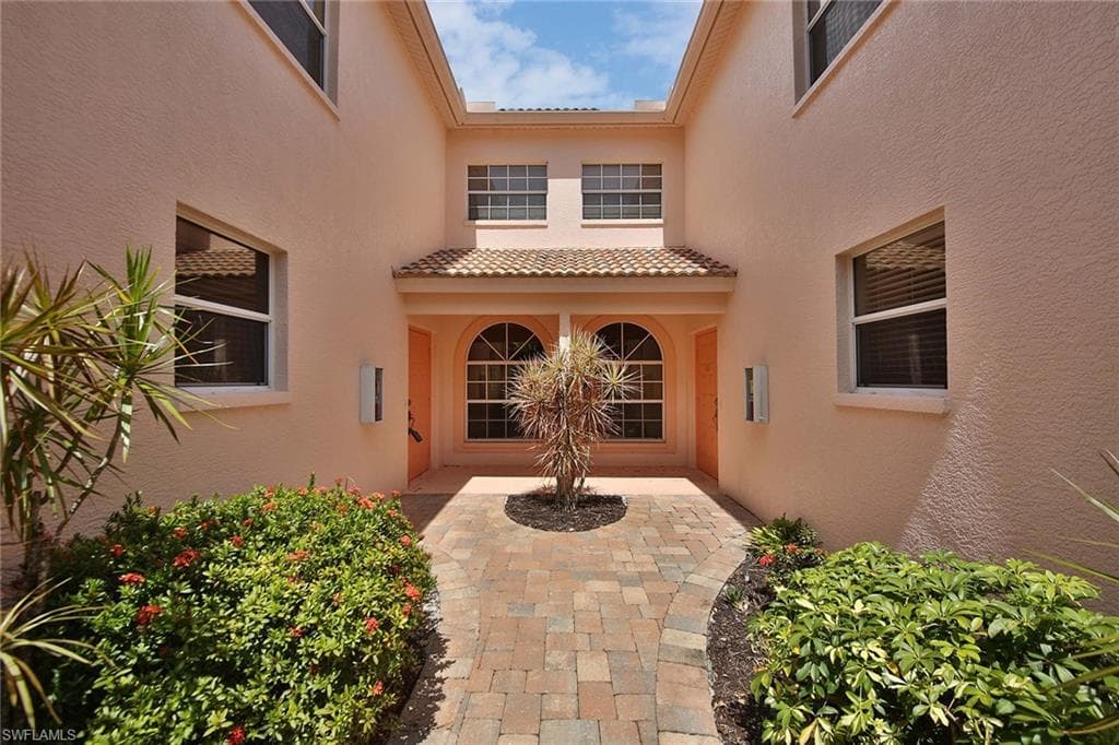 526 Lake Louise CIR 4-403-2
