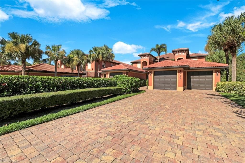 10049 Heather LN 101-1