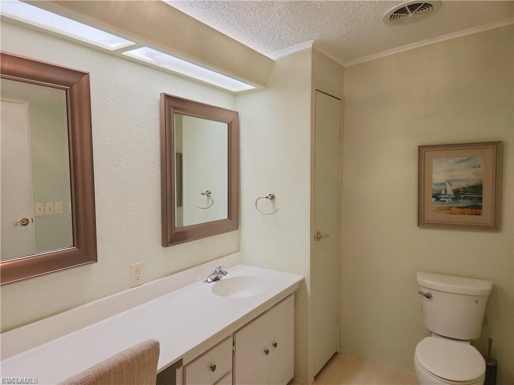 10401 Circle Pine RD-16