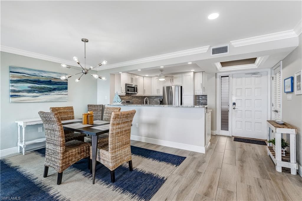 6662 Estero BLVD 308-5