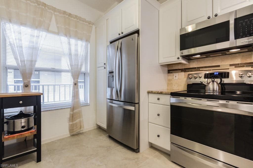 1044 Woodshire LN B210-3